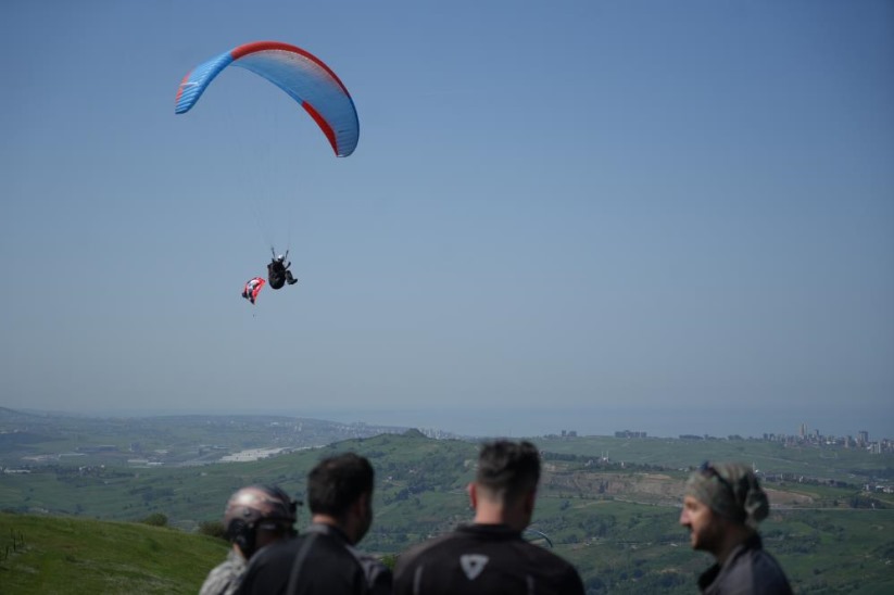 Samsun semaları yamaç paraşütleri ile şenlendi