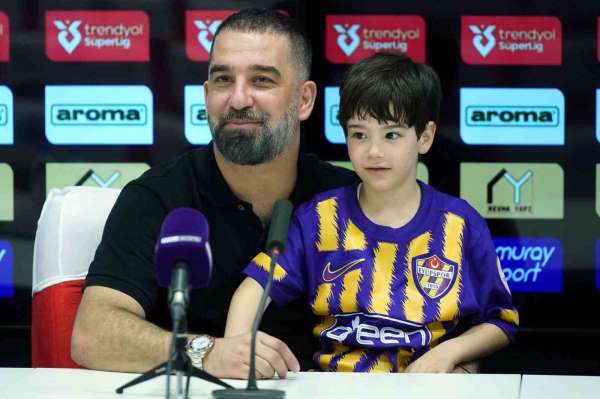 Arda Turan: 'Önümüzde yurt dışından 4 teklif var'