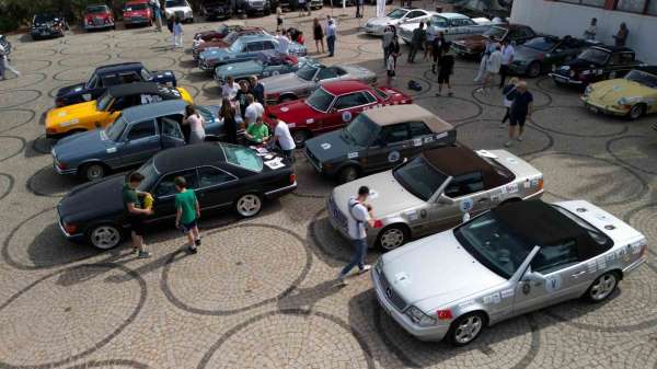 Ayvalık'ta klasik otomobillerin 27. Batı Anadolu Rallisi heyecanı
