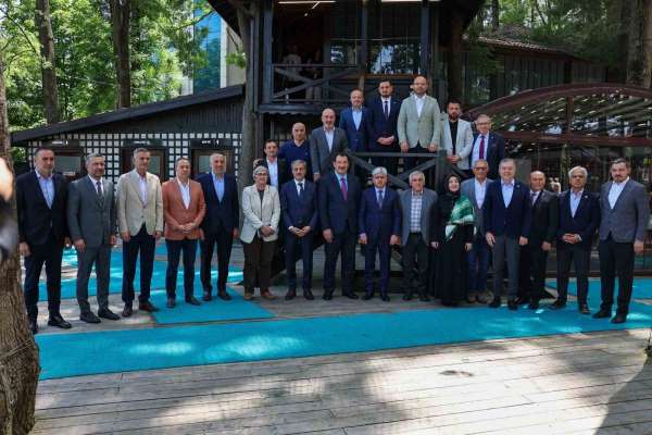 Başkan Alemdar: 'Sakarya şehrin takımını hak ettiği yerlere taşıyacak güce de kabiliyete de sahiptir'