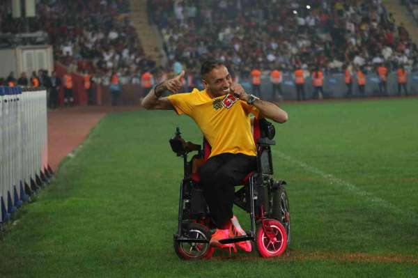 Eskişehirspor'un kutlamaları için engel tanımadı