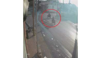 Motosikletlerin çarpıştığı kazada, yaşlı adam ağır yaralandı