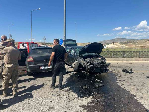 Siirt'te trafik kazası: 1'i ağır 4 yaralı