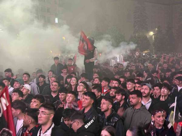 Çorum'da binlerce vatandaştan Süper Lig sevinci
