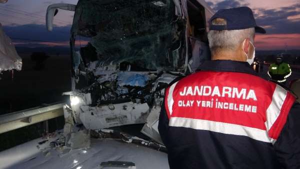 Acı kazada otobüs şoförünün 'uyuyakaldı' iddiası 