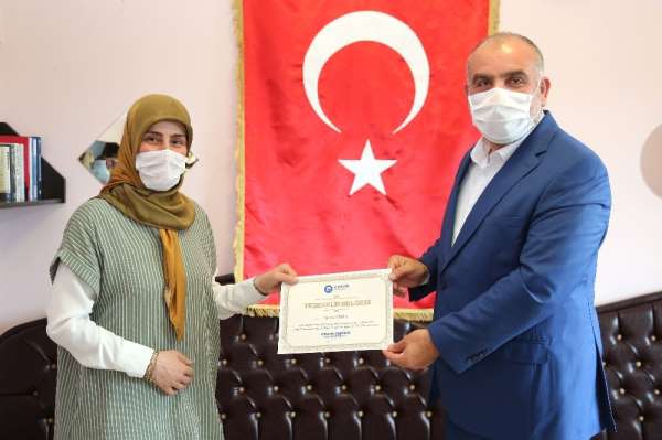 Maske üreten gönüllü personele ve usta öğreticilere teşekkür belgesi