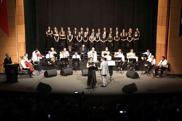 Atakum Belediyesi Türk Sanat Müziği Korosu'ndan bahar konseri