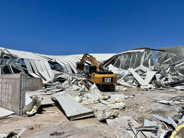 Tarım arazisine yapılan kaçak fabrikalar yıkıldı - Bursa haber