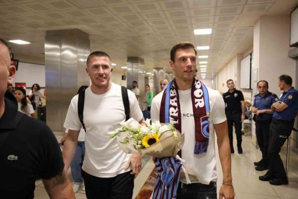 Trabzonspor'un yeni transferleri Borna Barisic ve John David Lundstram Trabzon'da