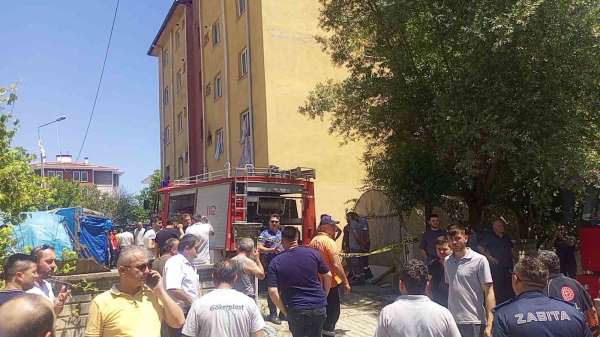 Apartmanda korkutan patlama: 1'i ağır, 5 yaralı