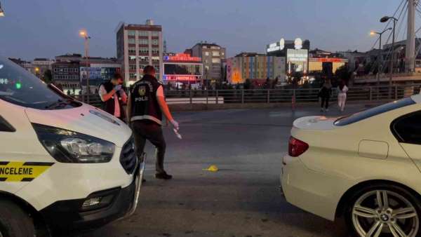 Başakşehir'de alışveriş merkezi önünde silahlı saldırı: 1 yaralı