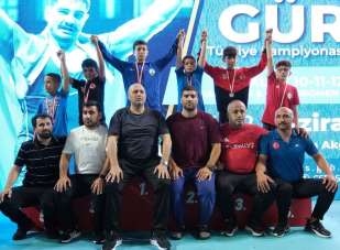 Minikler Güreş Şampiyonası'nda Kartepe'den 5 sporcu dereceye girdi
