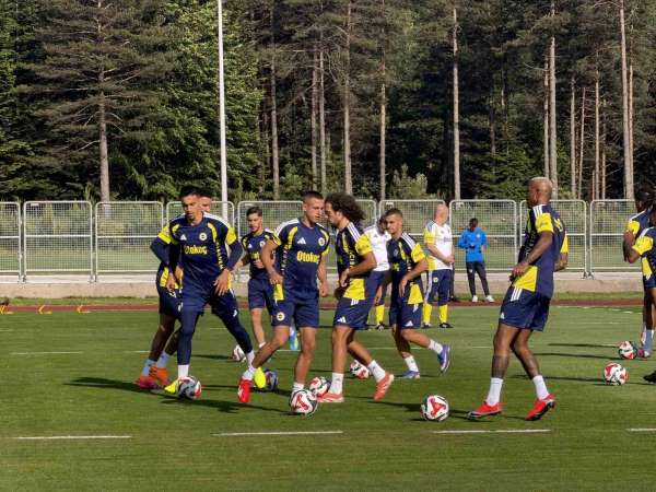 Fenerbahçe, Topuk Yaylası'ndaki ilk antrenmanını yaptı