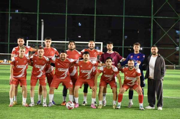 Major 1. Lig'de mücadele eden Niğde temsilcisi Ovalıbağ FK, şampiyonluk yolunda ilerliyor