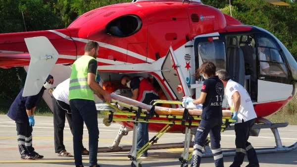 Sıcak kahveyle yanan çocuk ambulans helikopterle hastaneye sevk edildi 