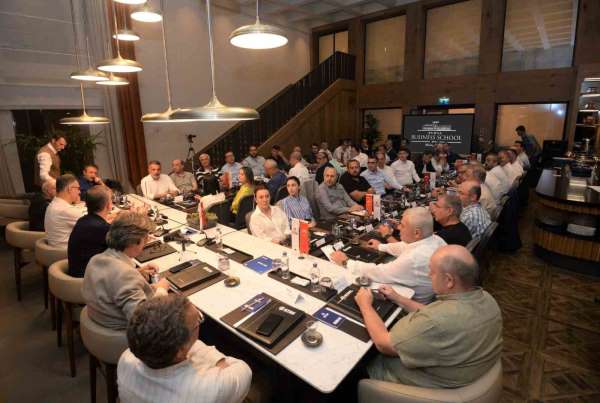 Bursa'da sektörlerin geleceği ortak akılla şekilleniyor
