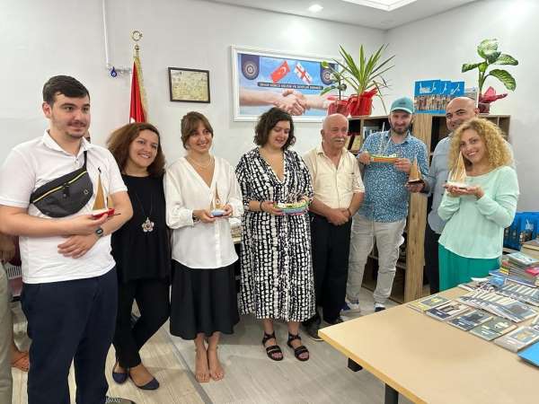 Gürcülerden Sinop'taki kütüphaneye hediye 500 kitap