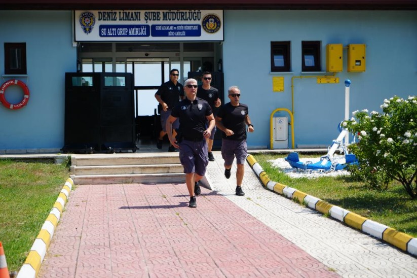 Samsun Emniyetinin denizdeki kahramanları boğulmalara karşı böyle hazırlanıyor