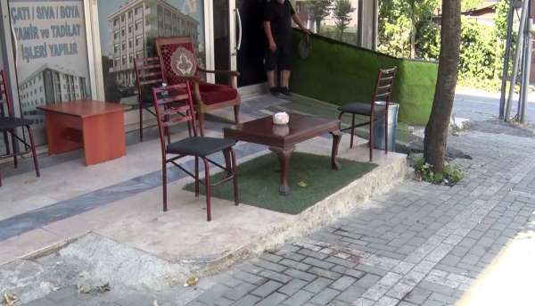 Avcılar'da kıraathanede oturan şahsa silahlı saldırı