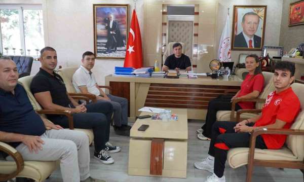 İl Müdürü Öztürk'ten Balkan Üçüncüsü Buğra Güleryüz'e tebrik