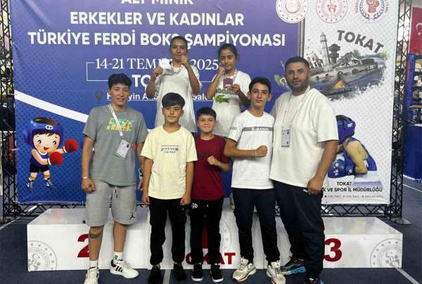 Karamanlı boksörler, Tokat'tan 2 madalyayla döndü