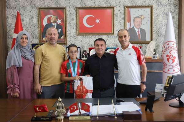 Zümra Ağdağ'dan Türkiye ikincisi oldu