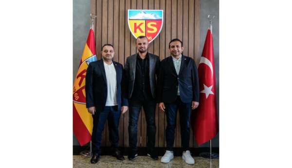 İlhan Parlak görevinden istifa etti