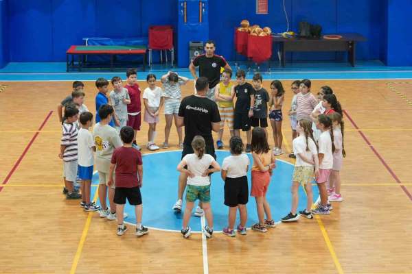 Maltepe Belediyesi Yaz Spor Kursları'yla sporda fırsat eşitliğini destekliyor