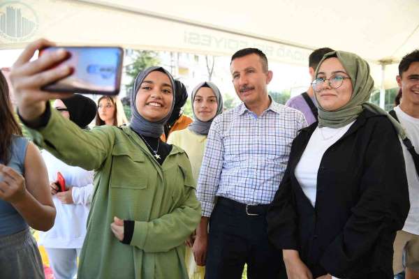 Altındağ Belediyesi kütüphanelerinde sınavlara hazırlanan gençlerden 557'si üniversiteli oldu