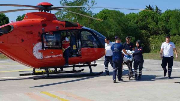 Doğum yapan kadının yardımına ambulans helikopter yetişti