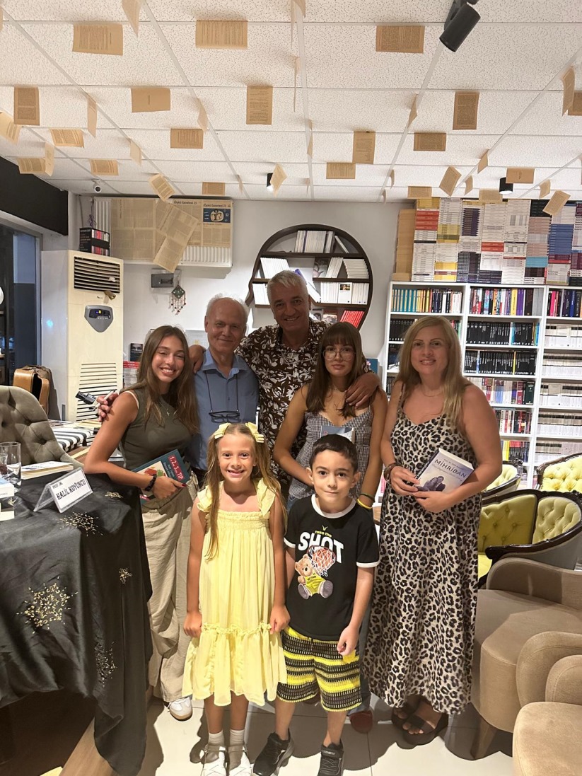 Prof. Dr. Halil Koyuncu'dan İmza Etkinliği