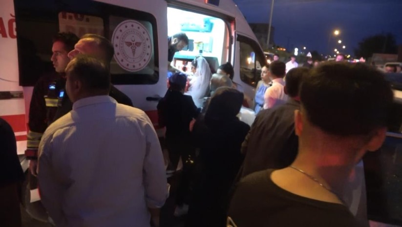 Samsun'da düğün konvoyunda kaza: Gelin hastaneye kaldırıldı