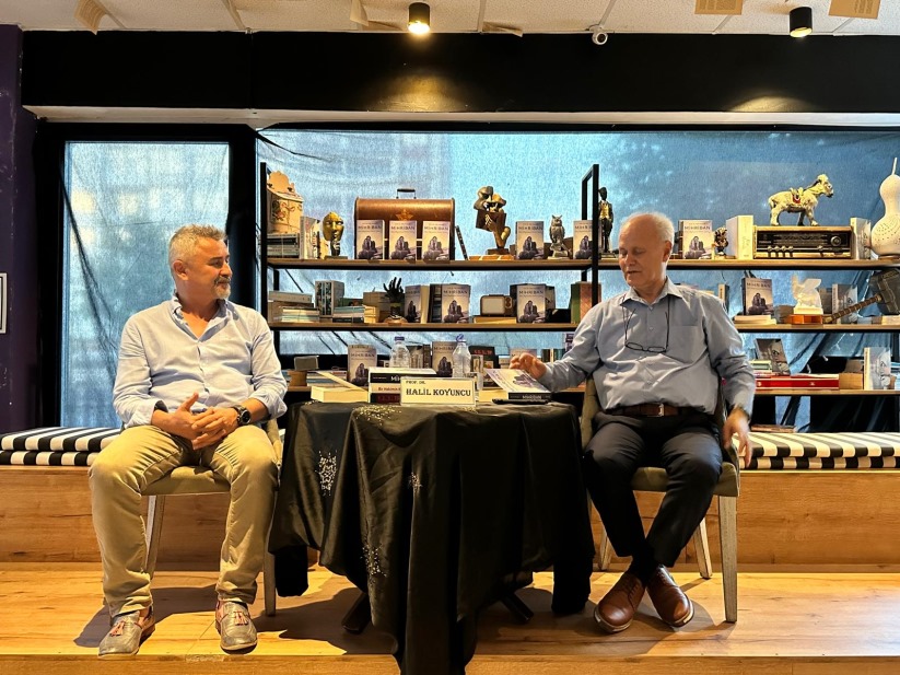 Prof. Dr. Halil Koyuncu'dan İmza Etkinliği