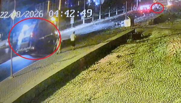Antalya'da kahreden tesadüf: Kaza yerinden geçen baba, ölen sürücünün oğlu olduğunu görünce yıkıldı