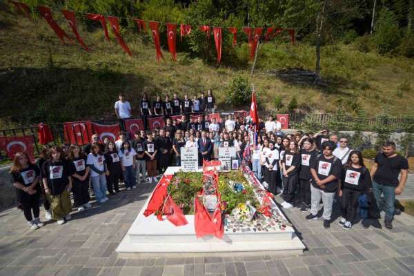 Ordulu öğrenciler şehit Eren Bülbül'ün mezarını ziyaret etti