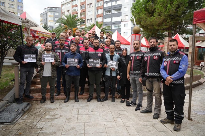 Samsun'da motokurye arkadaşları için mahkeme günü 'adalet' istediler