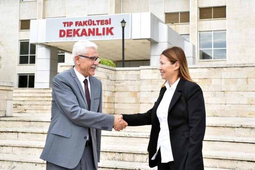 Yeni Rektör Fatma Aydın, Tıp Fakültesi Başhekimini değişti