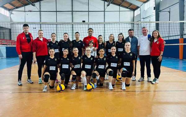 Çaycumaspor Voleybol Küçük Kızlar Takımı, Karadeniz Ereğli'yi 3-0 mağlup etti