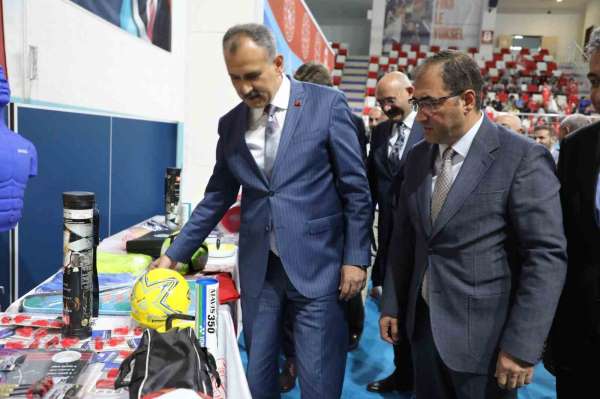 Ağrı'da 171 okula 15 milyon liralık spor malzemesi desteği