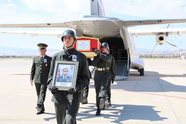 Kalp krizi geçirerek şehit olan Uzman Çavuş Sevim'in naaşı Elazığ'a getirildi