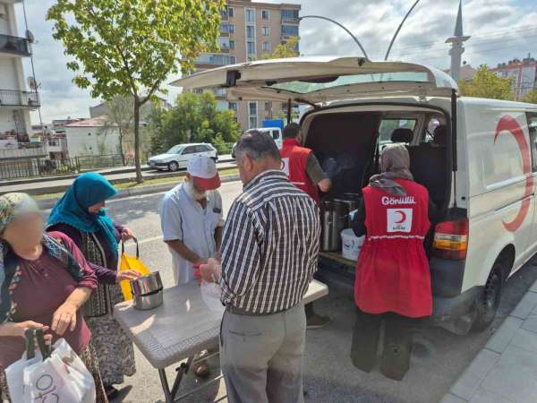 Kızılay'dan ihtiyaç sahibi ailelere sıcak yemek desteği
