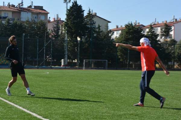 Isparta 32 Spor'dan, sentetik sahada Sarayköyspor maçı provası