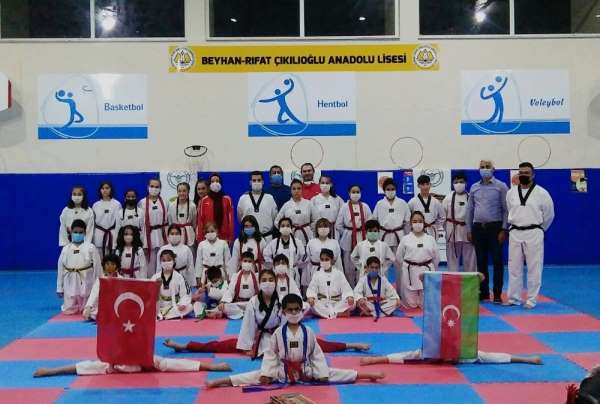 Taekwondocular kuşak sınavında maharetlerini gösterdi