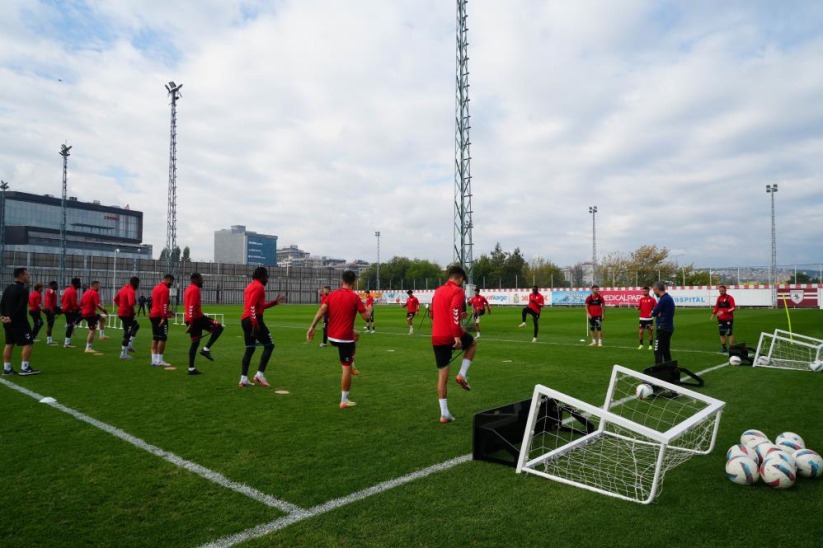 Samsunspor, Kasımpaşa mesaisini sürdürdü