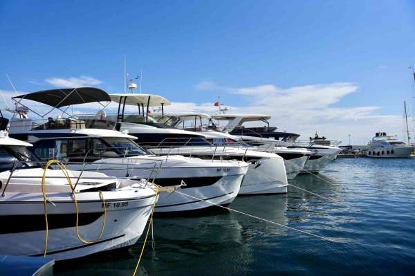 Ataköy Marina'da milyonluk tekneler görücüye çıkacak