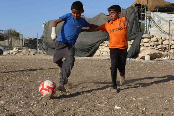 Batı Şeria'daki Filistinliler, Yahudi yerleşimcilerin saldırıları karşısında can güvenlikleri olmadan yaşıyor