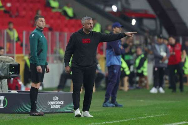 Reis: 'Türkiye'de çok çabuk hoca değişikliğine gidiliyor'