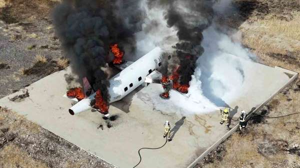 'Uçak kaza kırıma uğradı' tatbikatı nefes kesti