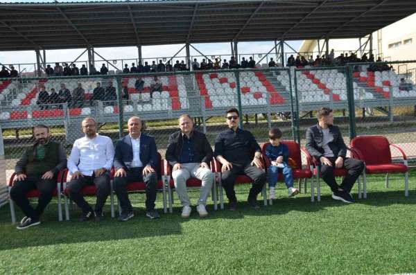 Bulanık Gençlerbirliği şampiyon oldu, play-off biletini aldı