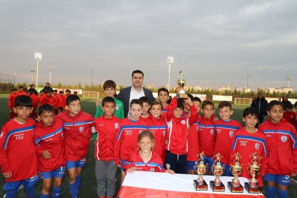 Çocuk Hakları Futbol Turnuvasının Şampiyonu Altınordu oldu 